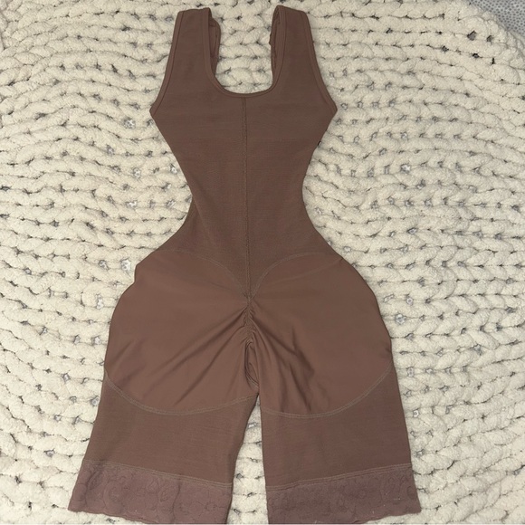 NWOT Stage 2 Compression Faja Postpartum Post Surgical Garment - Picture 9 of 10